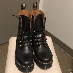 Leona Dr.Martens